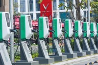 Trong năm 2021, VinFast đã xây dựng và lắp đặt hơn 40.000 nghìn cổng sạc trên khắp cả nước.