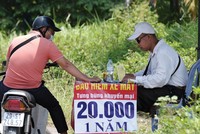 Nhiều người cho rằng, sản phẩm bảo hiểm bắt buộc với xe máy chỉ mang lại lợi ích cho các công ty bảo hiểm