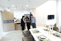 So với đất nền, đầu tư căn hộ chung cư biên lợi nhuận không cao bằng, nhưng an toàn. Ảnh: Dũng Minh