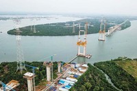 Một đoạn cao tốc Bến Lức - Long Thành thi công dang dở.