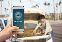 Những sản phẩm truyền thống như bảo hiểm xe cơ giới được “công nghệ hóa” một cách triệt để. Ảnh: Dũng Minh