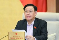 Chủ tịch Quốc hội Vương Đình Huệ phát biểu tại phiên họp.