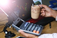 Điểm sáng kinh tế và triển vọng nâng hạng là động lực hút dòng tiền