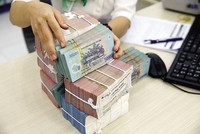 Ngân hàng tuần qua: Lãi suất điều hành bất ngờ giảm, tìm điểm cân bằng để ngân hàng "cứu" trái phiếu