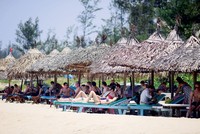 Việt Nam đặt mục tiêu thu hút 8 triệu khách quốc tế trong năm nay. Ảnh: Dũng Minh