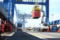 Xuất nhập khẩu dịch vụ quý I/2023 cải thiện một bước