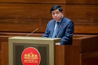 Bộ trưởng Bộ Kế hoạch và Đầu tư Nguyễn Chí Dũng tại kỳ họp thứ năm của Quốc hội.