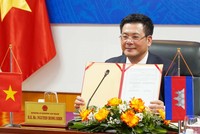 Bộ trưởng Nguyễn Hồng Diên ký thỏa thuận thúc đẩy thương mại song phương Việt Nam - Campuchia