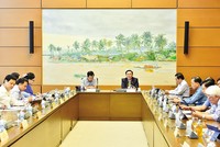 Phiên thảo luận tại tổ về Dự thảo Luật Đất đai sửa đổi. Ảnh: Phạm Thắng