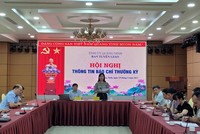 Bà Phạm Thuỳ Dương, Phó Trưởng Ban Tuyên giáo tỉnh Quảng Ninh cung cấp thông tin tại Hội nghị. Ảnh: Thu Lê