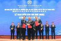 Doanh nghiệp tuần qua: Sữa chua Vinamilk tới Trung Quốc; Lộ diện cổ đông lớn của Viettel Construction; Xanh SM Bike đến TP.HCM