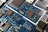 Mỹ sẽ điều chỉnh các quy định nhằm hạn chế quyền tiếp cận nhiều thiết bị sản xuất chip hơn, tương tự các quy định mới của Hà Lan và Nhật Bản. Ảnh: Reuters