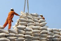 Cán cân thương mại ước tính xuất siêu 24,6 tỷ USD, trong đó xuất khẩu 10 tháng năm 2023 ước đạt 291,28 tỷ USD.