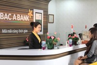 Ngân hàng kinh doanh đi xuống vì quá thừa tiền