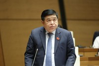 Bộ trưởng Nguyễn Chí Dũng trả lời chất vấn của các đại biểu Quốc hội vào sáng 6/11