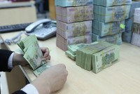 Lãi suất giảm sâu, tiền nhàn rỗi vẫn chảy mạnh vào ngân hàng