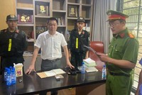 Ông Nguyễn Khánh Hưng, Chủ tịch HĐQT Công ty Cổ phần Đầu tư LDG (áo trắng).