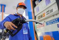 Bộ Tài chính yêu cầu xử lý nghiêm cửa hàng xăng dầu không xuất hóa đơn điện tử.