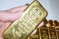 Vàng trong nước tăng trở lại, USD giảm nhẹ