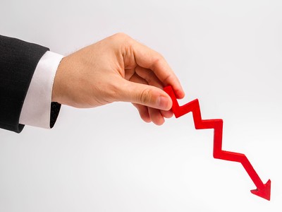 Giá dầu giảm xuống mức thấp nhất kể từ năm 2021