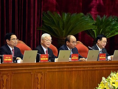 Tổng Bí thư, Chủ tịch nước Nguyễn Phú Trọng; Thủ tướng Nguyễn Xuân Phúc; Trưởng Ban Tổ chức Trung ương Phạm Minh Chính; Bí thư Thành ủy Hà Nội dự Hội nghị Trung ương 2. Ảnh: Nhật Bắc.