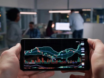 Giao dịch chứng khoán chiều 5/12: Nhóm chứng khoán khởi sắc, VN-Index vẫn lỗi hẹn mốc 1.100 điểm