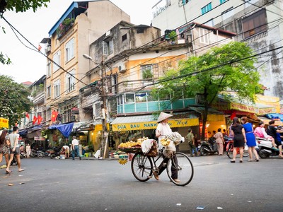 Bloomberg: Chứng khoán Việt Nam tỏa sức nóng khắc nghiệt