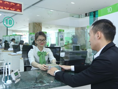 Vietcombank lấy lại ngôi quán quân lợi nhuận ngân hàng