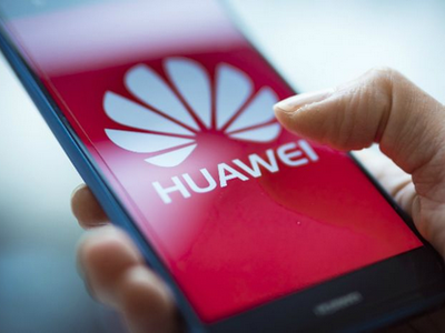Smartphone Huawei trong tương lai có thể không còn sử dụng Android. Ảnh: CNN.