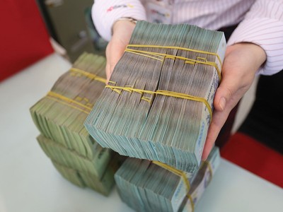 Cuối năm, lãi vay chỉ giảm có chọn lọc