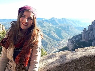 Jessica Byrne đi du lịch nhiều nhưng không tốn chi phí. Ảnh: CNBC.