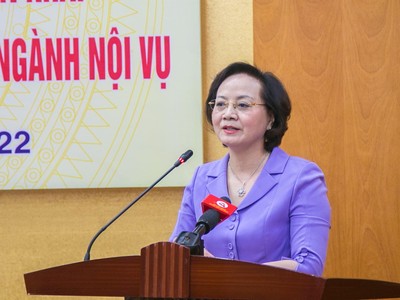 Bộ trưởng Phạm Thị Thanh Trà phát biểu tại Hội nghị trực tuyến toàn quốc sơ kết công tác 6 tháng đầu năm, triển khai nhiệm vụ công tác 6 tháng cuối năm 2022 của ngành nội vụ.