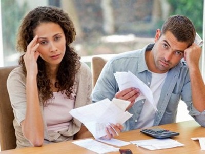 Kiểm soát chi tiêu hằng tháng là việc làm cần thiết để không bị lạm chi. Ảnh: Fattor
