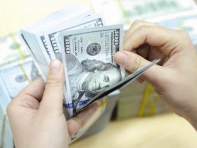 Đồng đô la đạt mức cao nhất trong một tháng sau khi các quan chức Fed phát tín hiệu tăng lãi suất nhiều hơn