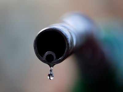 Sau dầu mỏ, khí đốt và than đá, tình trạng thiếu nhiên liệu toàn cầu lan sang dầu diesel