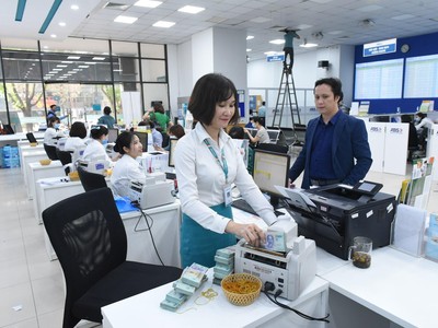 Lãi suất tiết kiệm các ngân hàng sẽ tăng bao nhiêu sau khi Ngân hàng Nhà nước tăng lãi suất điều hành?