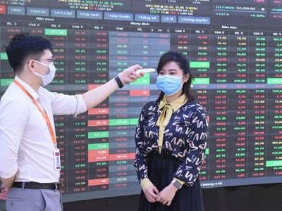 Định giá P/E và P/B của VN-Index đều đang thấp hơn mức trung bình 10 năm