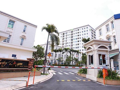 Trong bối cảnh tín dụng vào bất động sản eo hẹp, nhiều doanh nghiệp trả cổ tức bằng cổ phiếu để tăng vốn Ảnh: Lê Toàn