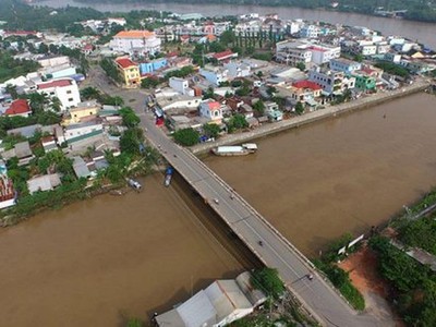 Thị trấn Cái Nhum, huyện Mang Thít (tỉnh Vĩnh Long), nơi có sông Măng Thít chảy qua