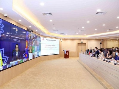 Thứ trưởng Nguyễn Thị Bích Ngọc dẫn đầu đoàn Việt Nam tham dự Hội nghị trực tuyến Bộ trưởng Kinh tế - Hội đồng đầu tư ASEAN lần thứ 24 (Ảnh: Đức Trung)