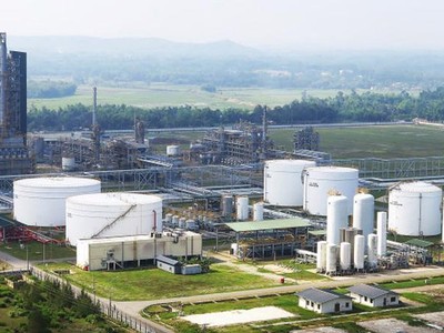 Doanh thu bình quân hai tháng đầu quý III giảm 27% so với các tháng liền trước.