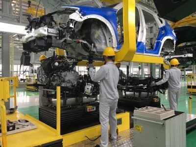 Ô tô sản xuất trong nước sắp được giảm 50% lệ phí trước bạ trong 6 tháng