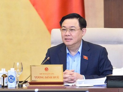 Chủ tịch Quốc hội Vương Đình Huệ cho rằng, cần có thêm chính sách ưu đãi cho nhà đầu tư chiến lược vào Khu kinh tế Vân Phong.