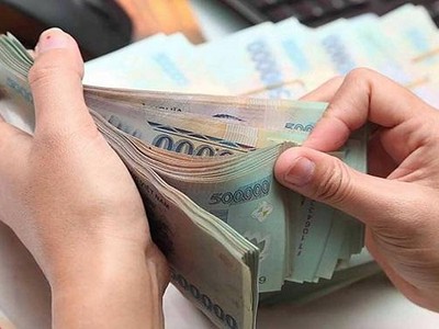 Áp lực lạm phát đầy lãi suất tiết kiệm tăng dần