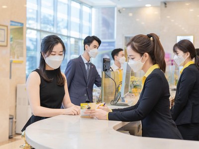 Lợi nhuận ngân hàng cuối năm thêm cải thiện
