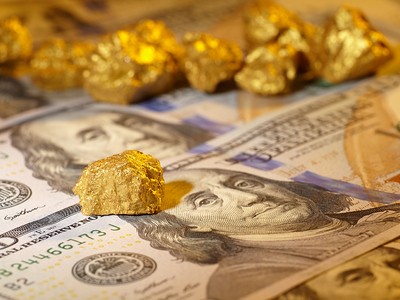 Giá vàng hôm nay ngày 3/3: USD tăng giá, vàng lại yếu đi