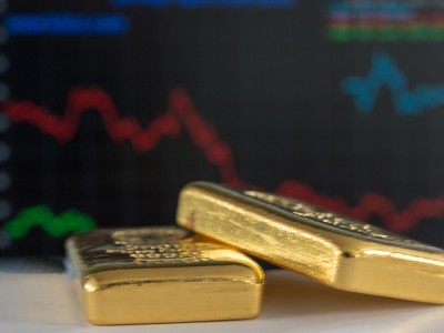 Giá vàng hôm nay ngày 27/11: Vàng đang bị mua quá mức