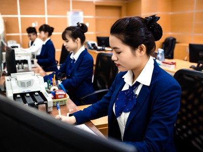 LienVietPostBank (LPB) lên kế hoạch trả cổ tức 15% bằng cổ phiếu và chào bán 300 triệu cổ phiếu