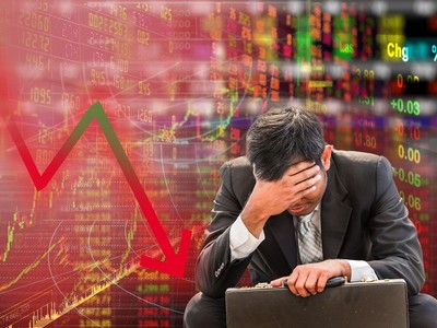 Cả tổ chức và nhà đầu tư cá nhân đều đang rời bỏ thị trường chứng khoán