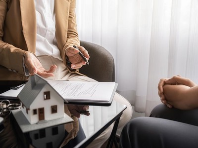 Nhận định thị trường phiên giao dịch chứng khoán ngày 25/5: Tăng tỷ trọng cổ phiếu chứng khoán, dầu khí hút lực cầu tốt
